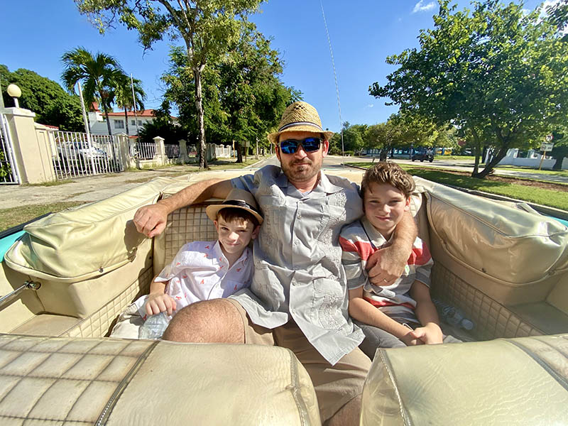 Classic Car Tour with Photoshoot in Havana