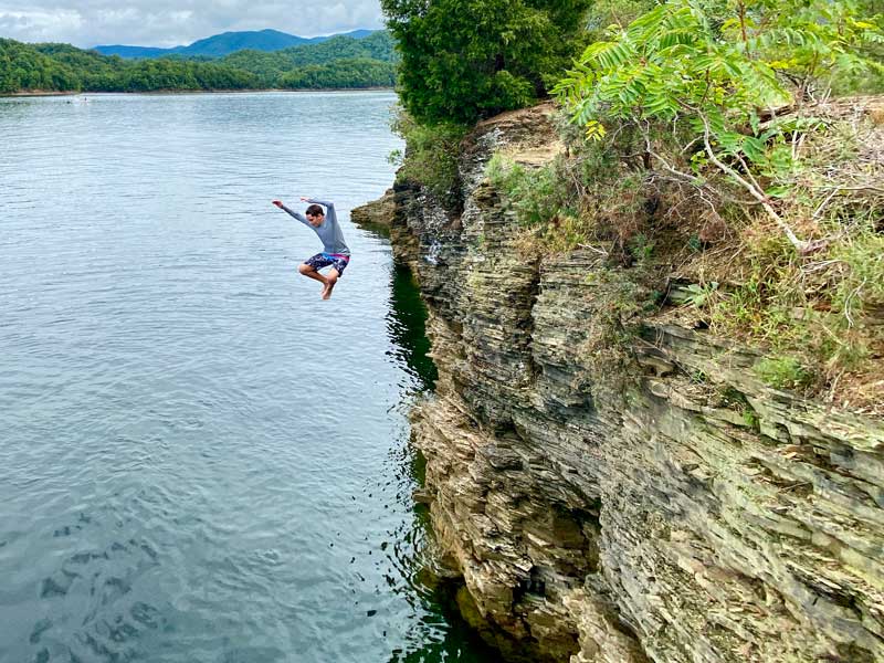 Cliff jumping in South Holston Lake